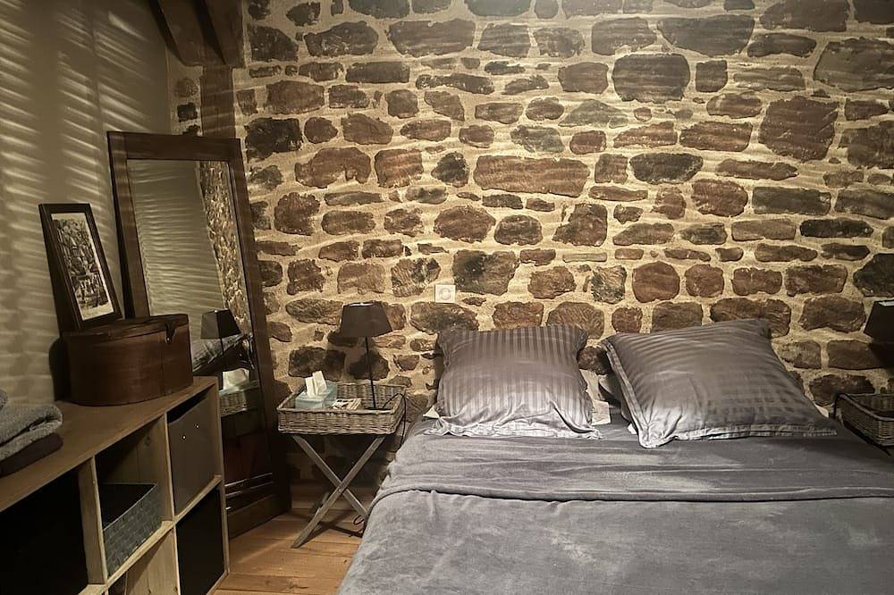Adorable maison  de caractère  8/9 personnes  sans voisinage in Firmi, Aveyron