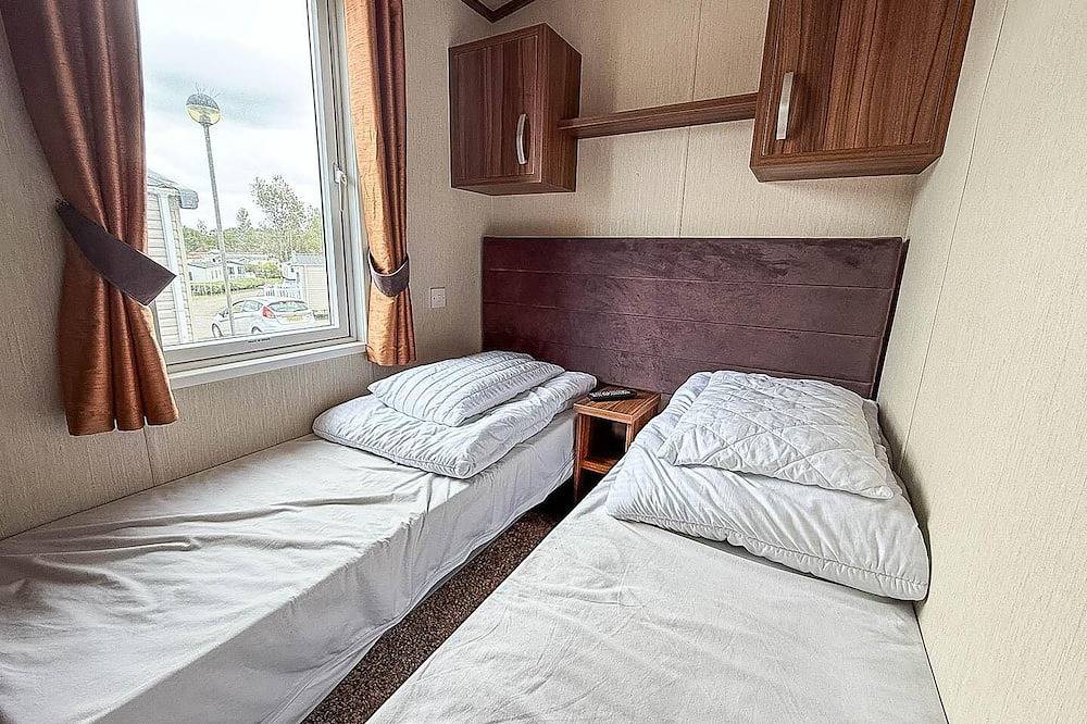 Stunning caravan with full sea views at Hopton Haven ref 80044S in Hopton-on-Sea, Great Yarmouth