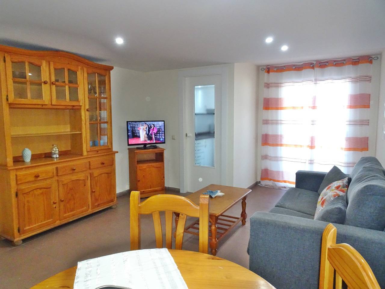 Entire apartment, Capri 1ª - 2º - 6ª in Playa de Gandía, Costa de Valencia