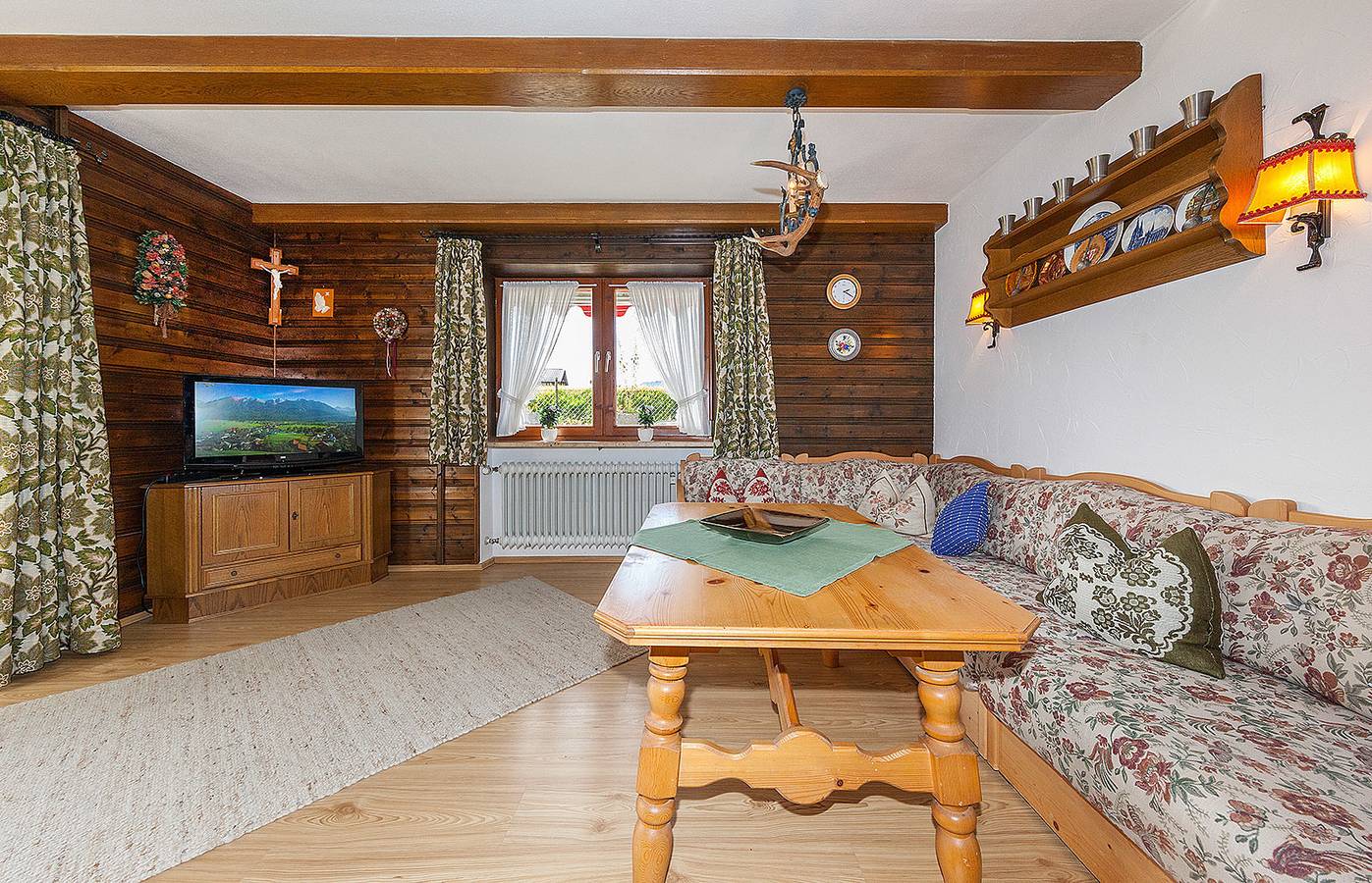 Ganze Ferienwohnung, Gästehaus Karwendelblick - Ferienwohnung/Parterre in Wallgau, Walchensee