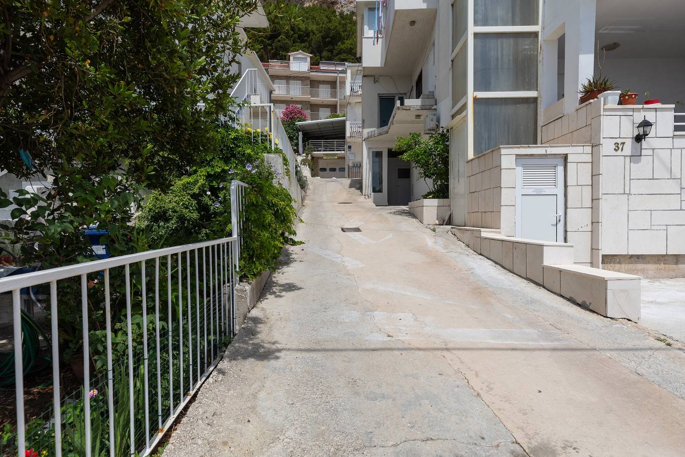 Entire apartment, Two bedroom apartment with terrace and sea view Duće, Omiš A-2992-b in Dugi Rat, Omiš-Riviera