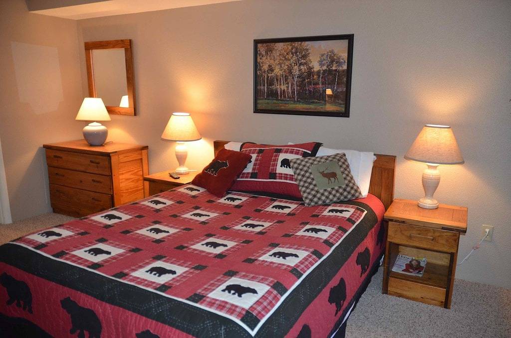 Ganze Wohnung, Ski in Ski Out, Seven Springs, 1 Zi, 1 Bad, Balkon, auf Pisten, sauber. in Seven Springs, Pennsylvania