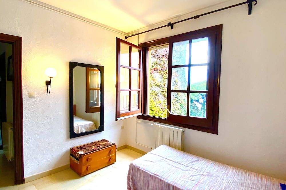 Beautiful house with Medieval tower in Supermaresme, Caldes d'Estrac