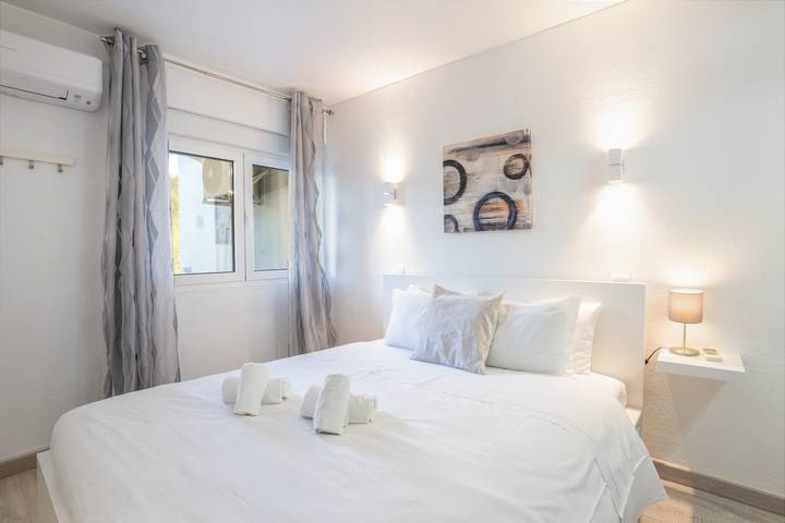 Casa de férias para 6 pessoas, com varanda e piscina e ainda jardim em Monte Choro