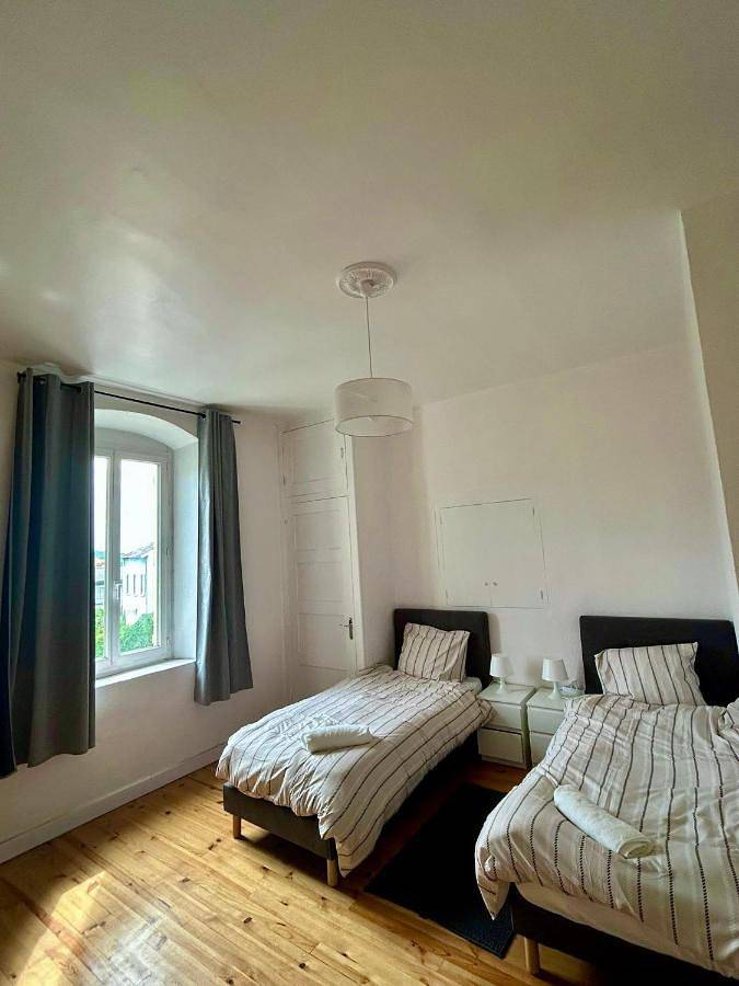 Gîte pour 5 personnes, avec balcon à Givors - 2