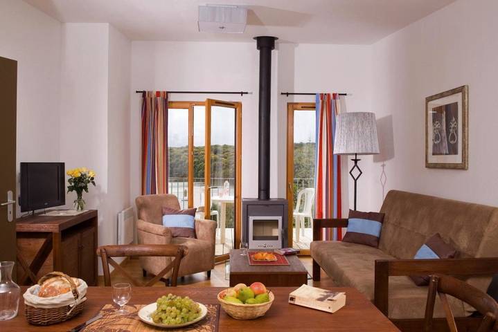 Parc de vacances pour 2 personnes, avec terrasse, animaux acceptés dans Lac du Val-Joly - 4