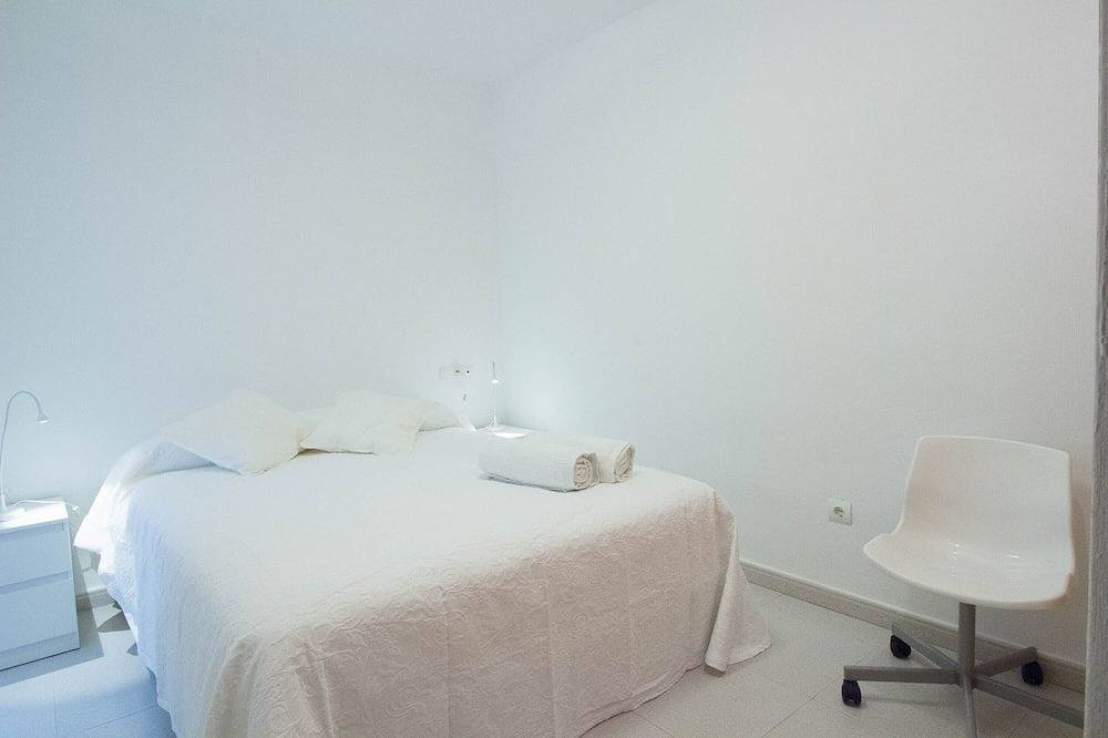 Apartamento entero, \"The Queen\" New, fancy and relaxing. Beach & Wifi in La Malvarrosa, Valencia