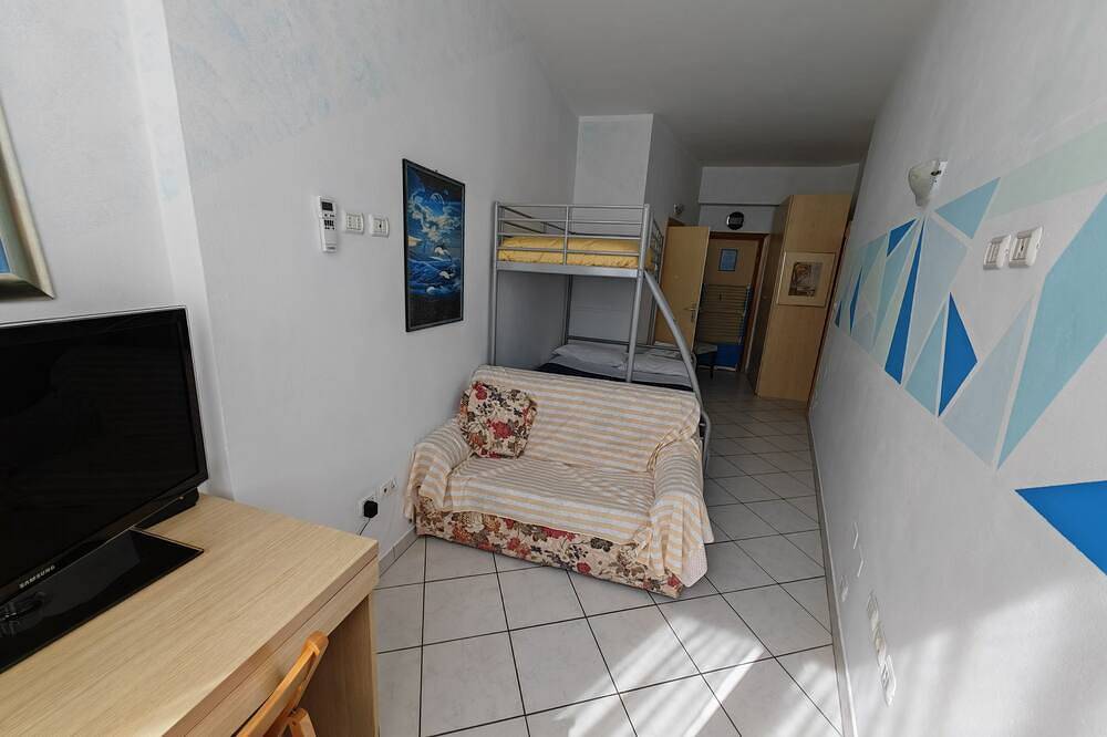 Entire apartment, Self-catering apartment on the Lake of Garda - Apartment 228 in Corno (Garda), Garda