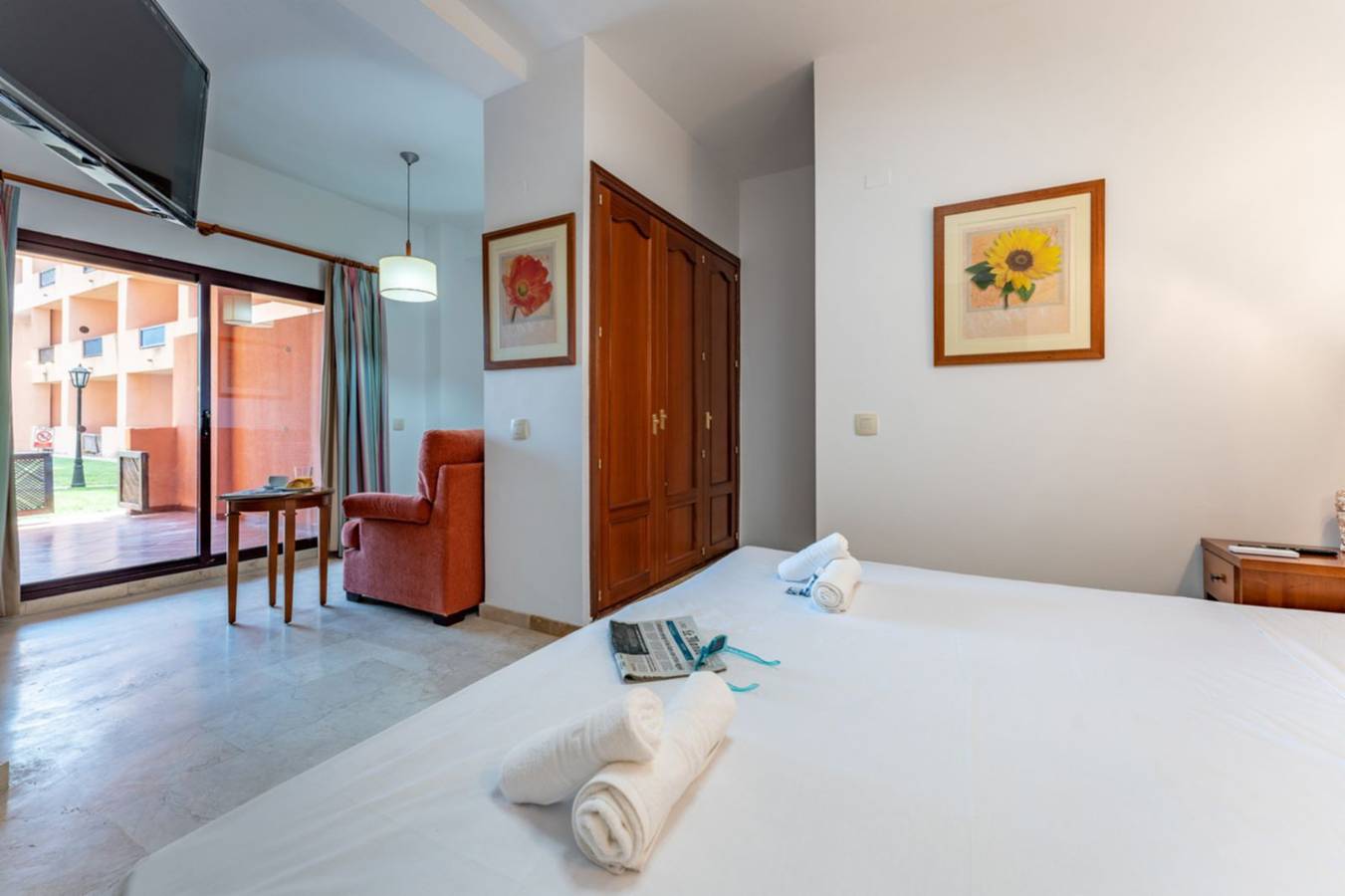 Apartamento entero, Ct 240 - Beachfront Apartment -Don Juan Manilva in La Chullera, Manilva