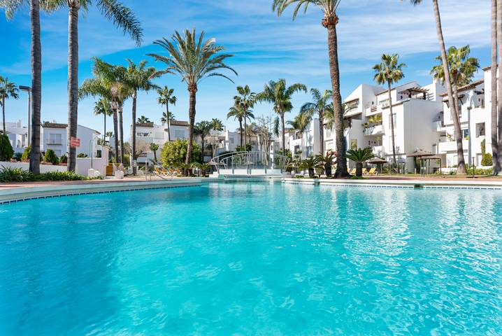 Ferienwohnung für 4 Personen, mit Meerblick und Terrasse sowie Pool in Estepona - 2