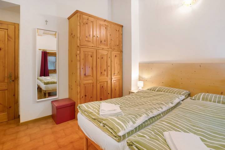 Apartamento entero, Apartamento 'Baita Florin' con vistas a la montaña, balcón y Wi-Fi in Livigno (Town), Livigno
