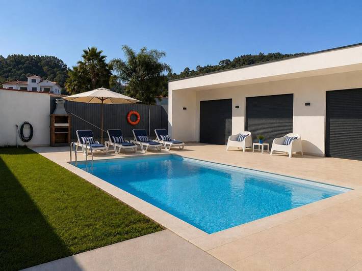 Location de vacances pour 4 personnes, avec Balcon et Terrasse ainsi que Jardin et Piscine dans Souto e Tabaçô