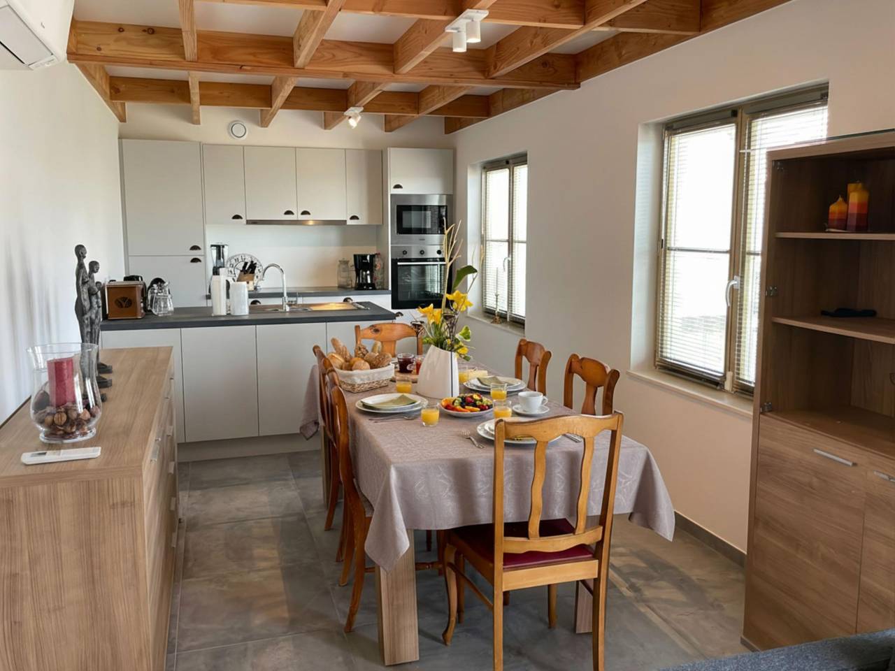 Huiselijk ingericht vissershuis op park bij zee in Oostduinkerke, Koksijde