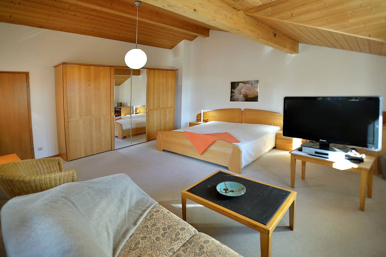 Ganze Ferienwohnung, Haus Johanna - Ferienwohnung 50qm, mit Balkon in Seebruck, Chiemsee