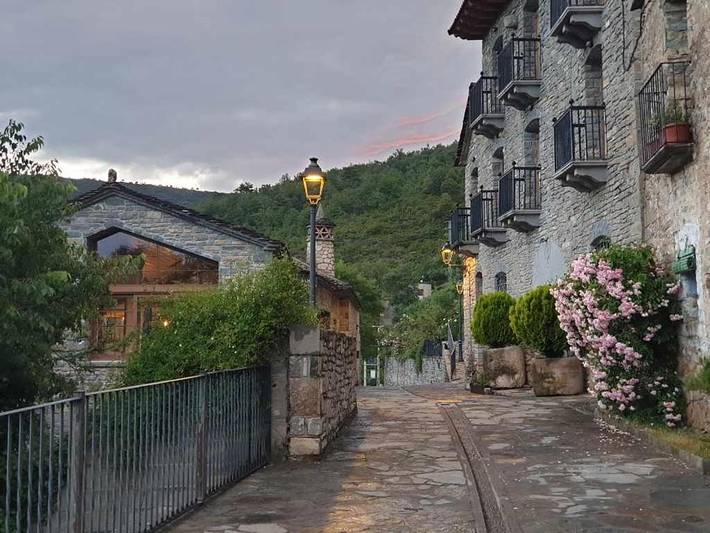 Hotel para 2 personas, con balcón y vistas en Sobrarbe - 3