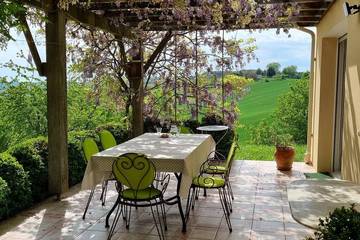 Location de vacances pour 9 personnes, avec terrasse et jardin, animaux acceptés à Saint-Amans-du-Pech