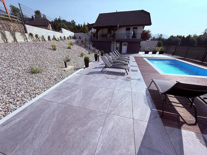 Resort per 8 persone, con giardino e panorama nonché sauna e piscina, con animali domestici in Slovenia