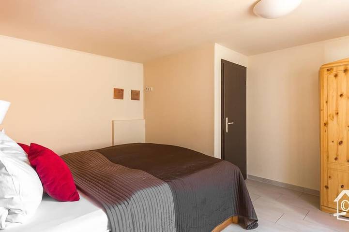 Appartement entier, Exclusive apartment with rural idyll, approx. 850m from the beach - in Rostock, Rostock et ses environs