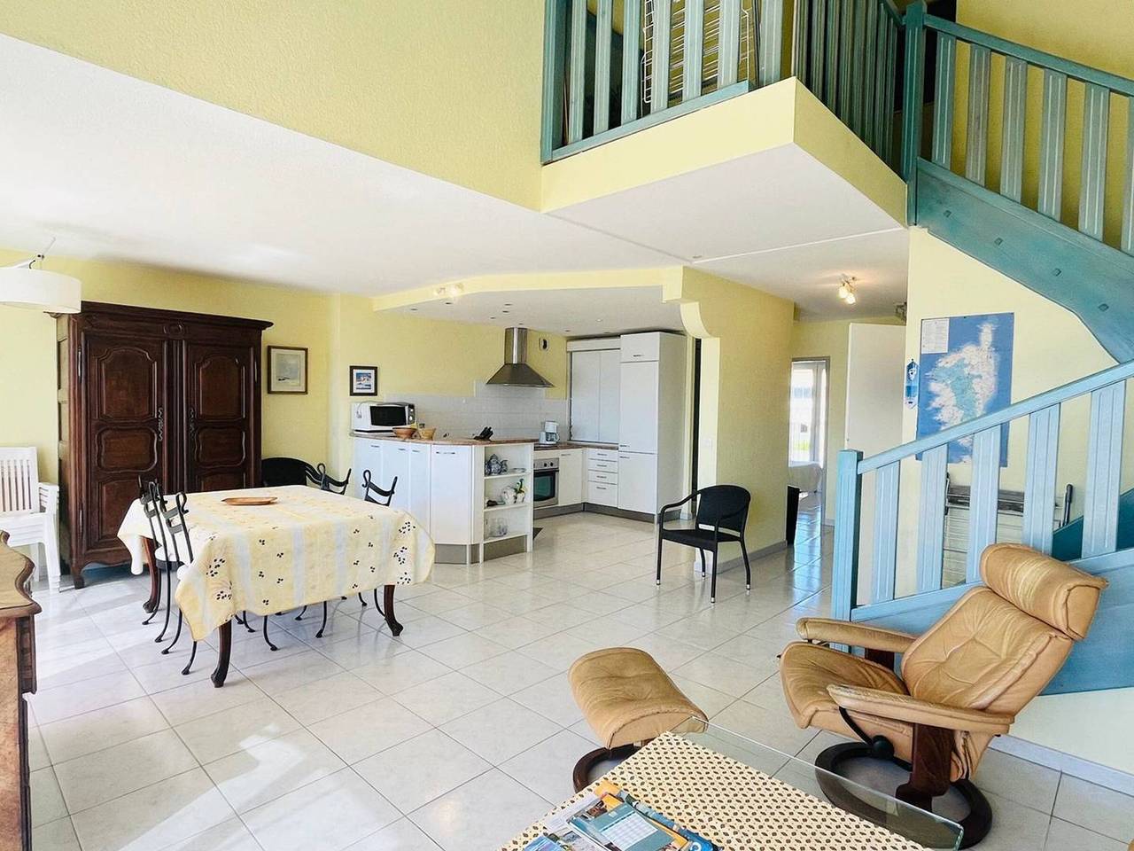 Ganze Wohnung, 4-Zimmer-Wohnung mit Terrasse, strandnah, privater Garage, Bettwäsche inklusive in Calvi, Calvi und Umgebung