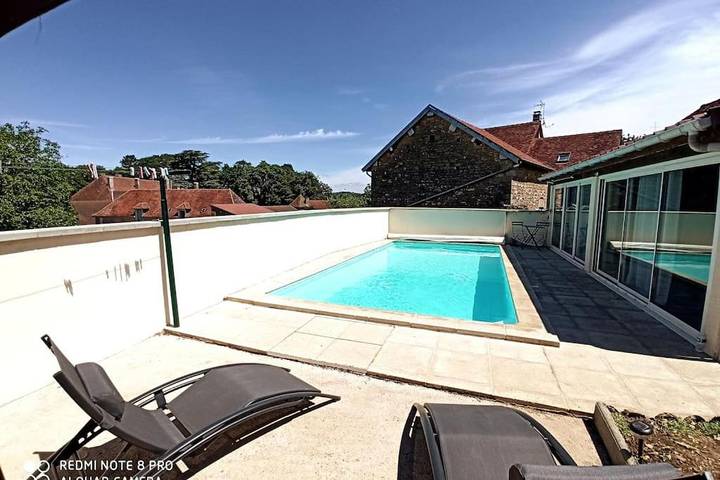 Gîte pour 6 personnes, avec vue ainsi que jardin et piscine dans Rotalier