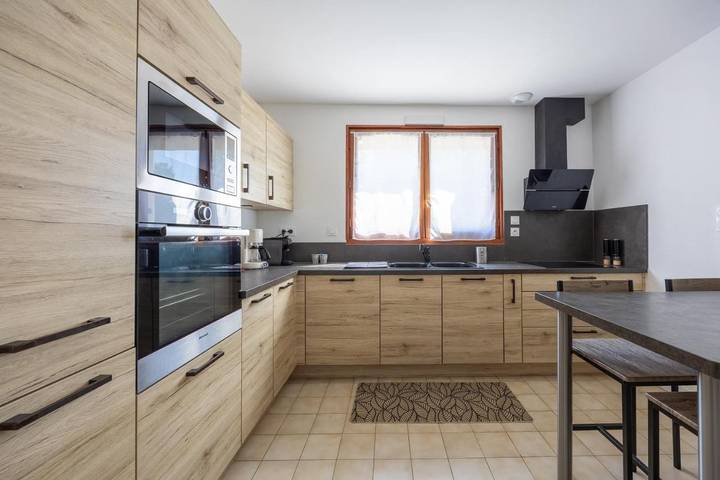 Location de vacances pour 13 personnes, avec Terrasse et Jardin ainsi que Piscine et Vue à Saint-Laurent-de-Neste - 3