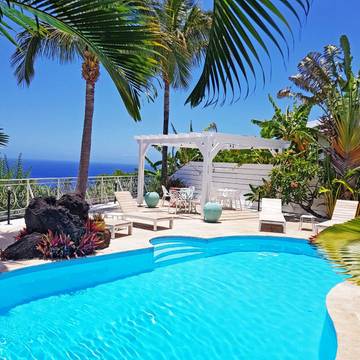 Gîte pour 4 personnes, avec jardin et piscine à Petite-Île