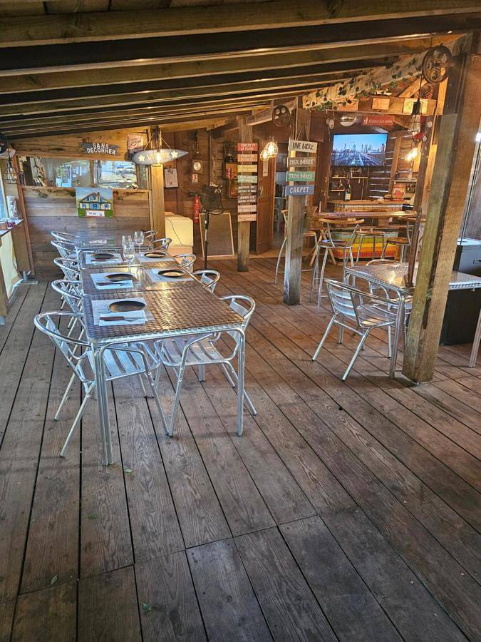 Location de vacances pour 6 personnes, avec vue et jardin ainsi que piscine et bassin pour enfant, animaux acceptés à Uza - 2