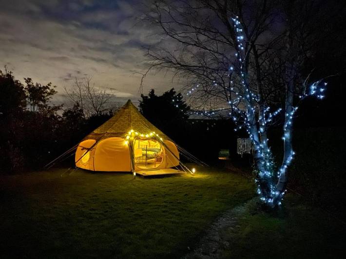 Glamping for 4 people, with terrace and garden as well as view in Lymington