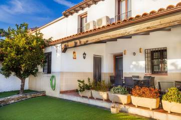 Casa de vacaciones para 10 personas, con jardín y piscina en Parque Nacional de Monfragüe