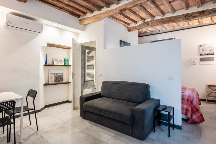 Casa Vacanze "La Casina di Lucia a Lucca" con Aria Condizionata e Parcheggio Gratuito in Lucca, Provincia di Lucca