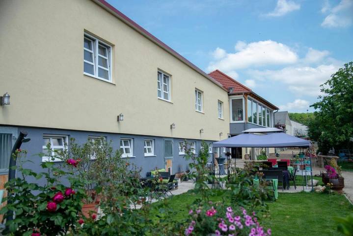 Ferienwohnung für 4 Personen, mit Garten und Pool