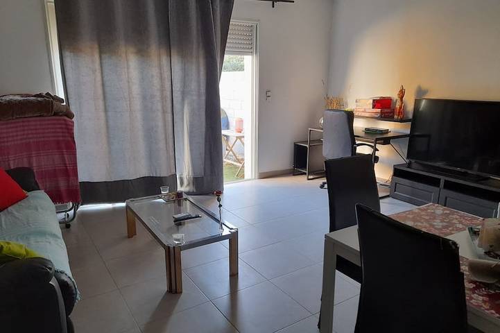 Gîte pour 4 personnes, avec terrasse et jardin