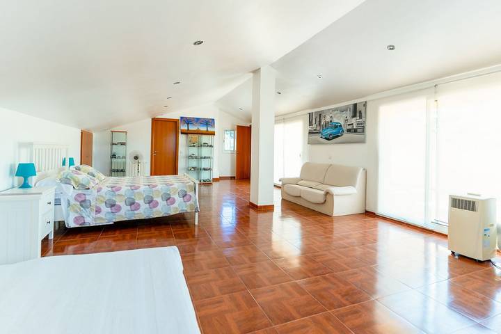 Chalet para 10 personas, con Jacuzzi y Terraza además de Piscina y Vistas en Provincia de Barcelona - 4