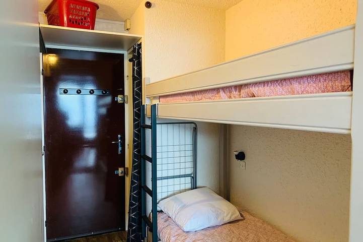 Entire apartment, Charming studio for 4 near slopes in Pra Loup in Pra-Loup, Uvernet-Fours