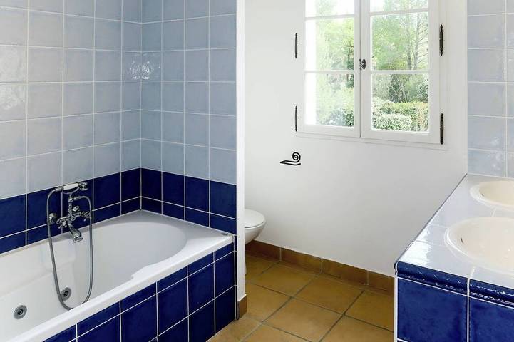 Location de vacances pour 8 personnes, avec terrasse ainsi que balcon/terrasse et piscine dans Domaine de Fayence - 4
