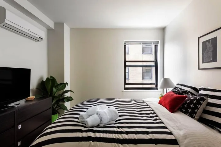 Apartamento de vacaciones para 4 personas, con jardín además de piscina y vistas - 1