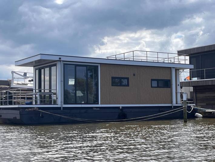 Boot voor 4 personen, with terras and uitzicht as well as uitzicht op het meer, met huisdier in Monnickendam