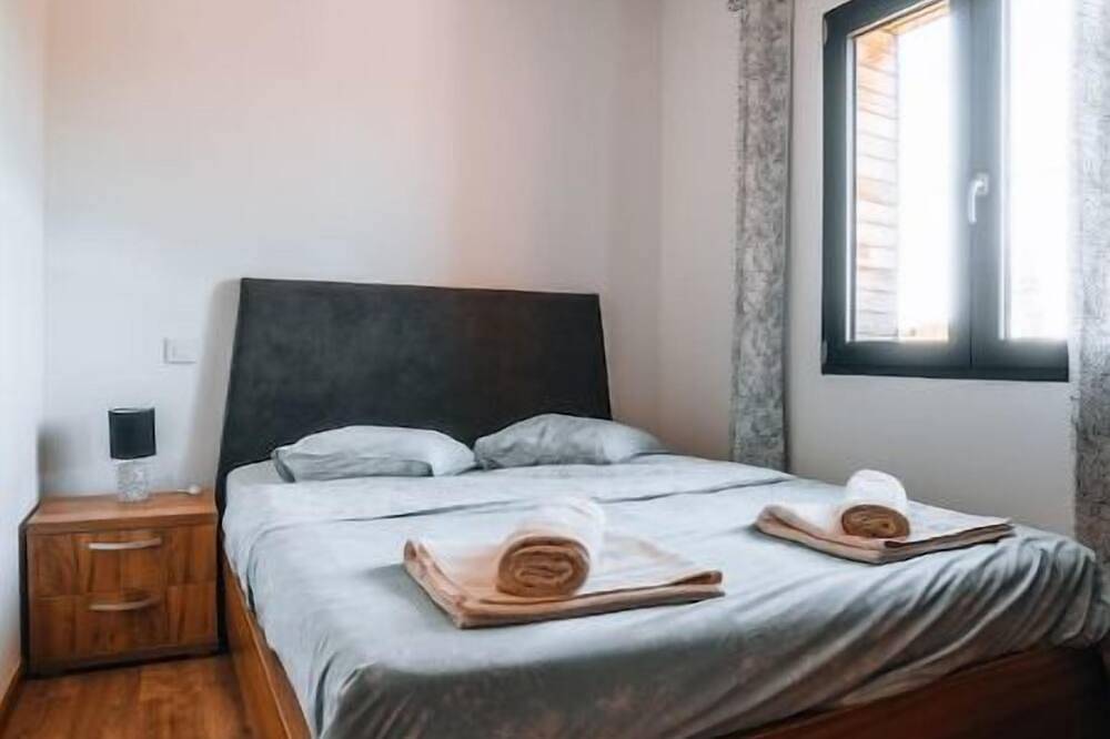 Modern villa with Jacuzzi near Avignon in Le Thor, Vaucluse