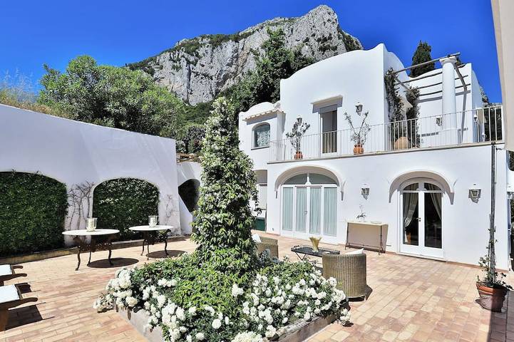 Villa for 6 personer, med have og balkon i Capri