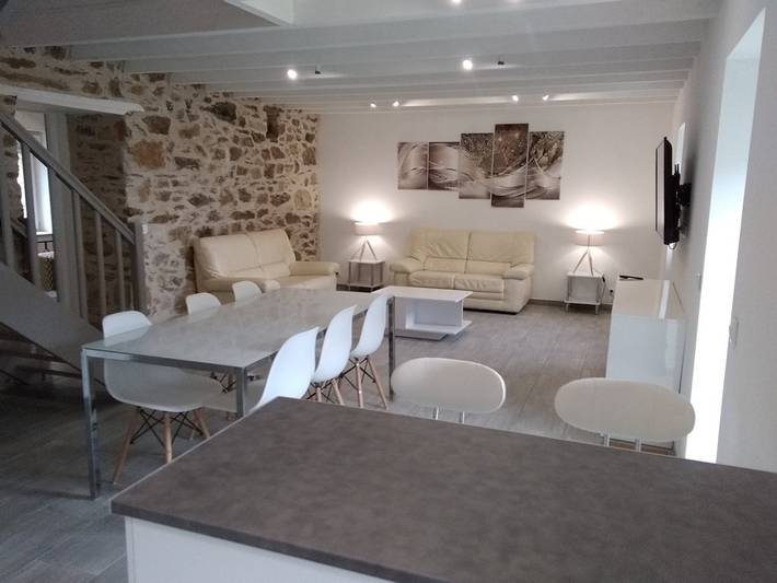 Gîte pour 6 personnes, avec terrasse et jardin