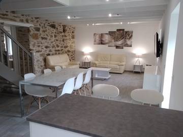 Gîte pour 6 personnes, avec terrasse et jardin à Plomodiern
