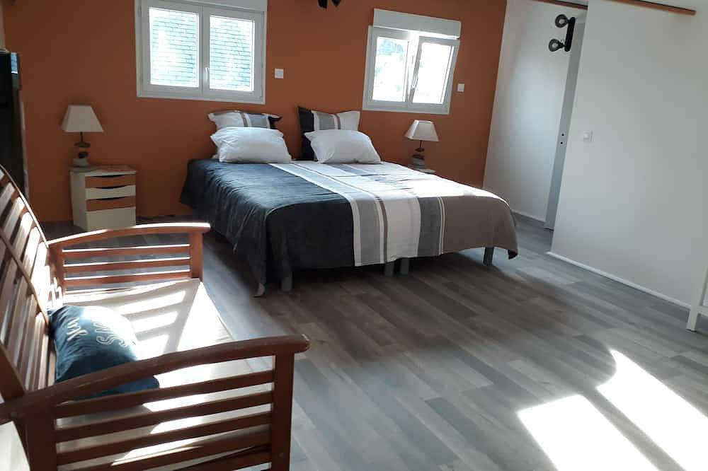 Casa de madera nueva y tranquila Cerca de las playas, Surf Spa Piscina Terraza in Plomeur, Region de Quimper