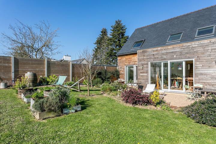 Location de vacances pour 2 personnes, avec jardin à Lanloup