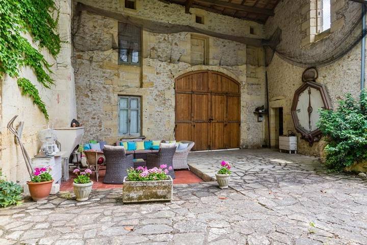 Location de vacances pour 12 personnes, avec vue à Pujols (Gironde) - 4