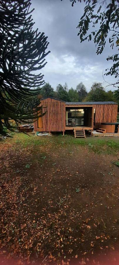 Gîte pour 2 personnes, avec jardin ainsi que vue et terrasse à Sornac - 4