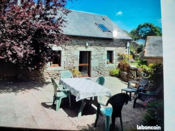 Location de vacances pour 4 personnes, avec jardin et terrasse à Berrien - 4