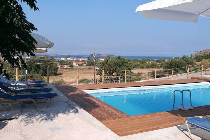 Villa for 5 people, with balcony and pool as well as garden in Lesbos