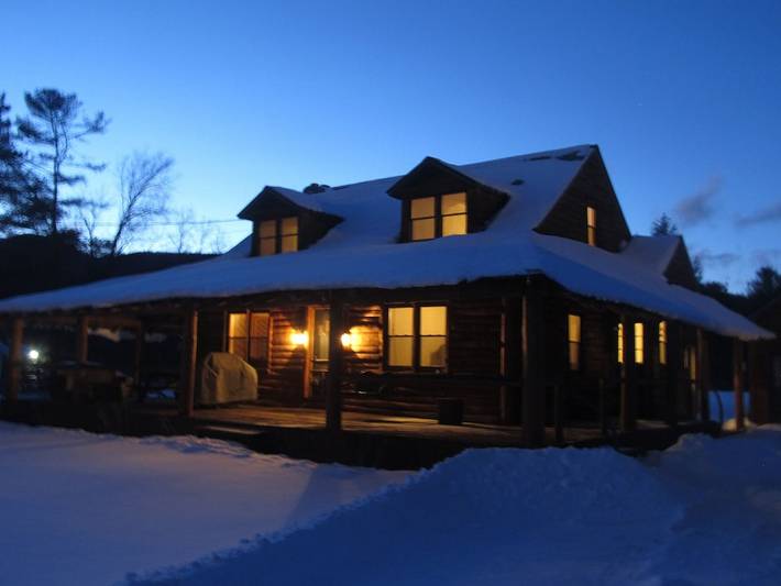Vacation rental for 6 people, with terrace and yard in Adirondack Mountains