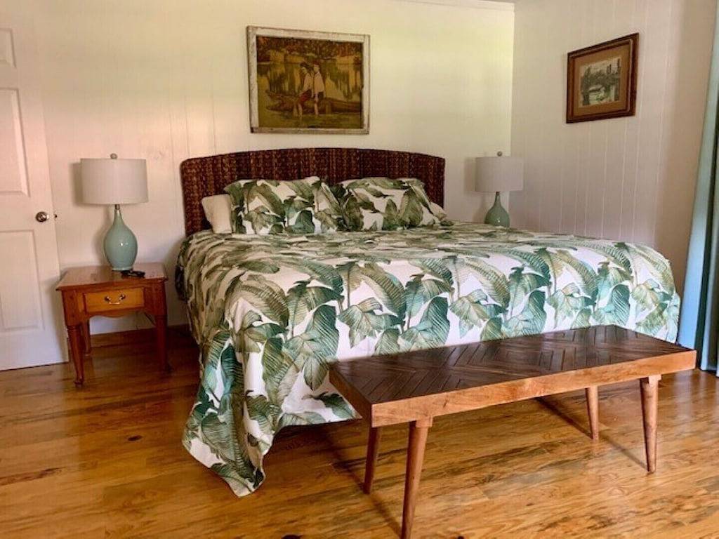 Rustic newly remodeled River House on working fish house property . Gulf access in Inglis, Levy County