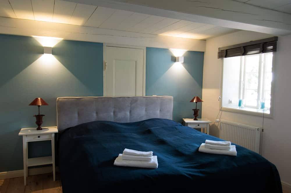 Reetdachhaus am See für bis zu 8 Personen mit 4 Sz, Kamin, Sauna, Billard in Aventoft, Nordfriesland